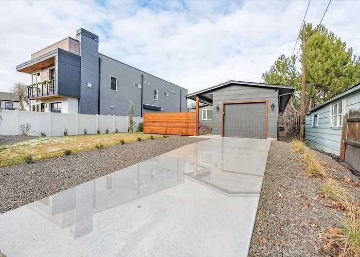 Mid Century Modern Boise-River Bungalow W/ Hot Tub