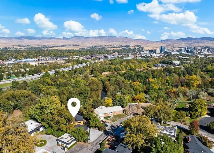 Stunning Views - High End 4Br Home With Hot Tub And Sauna